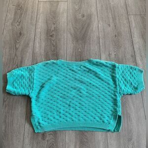 Sisley relaxed elegance chunky crop top very beautiful and perfect for summer